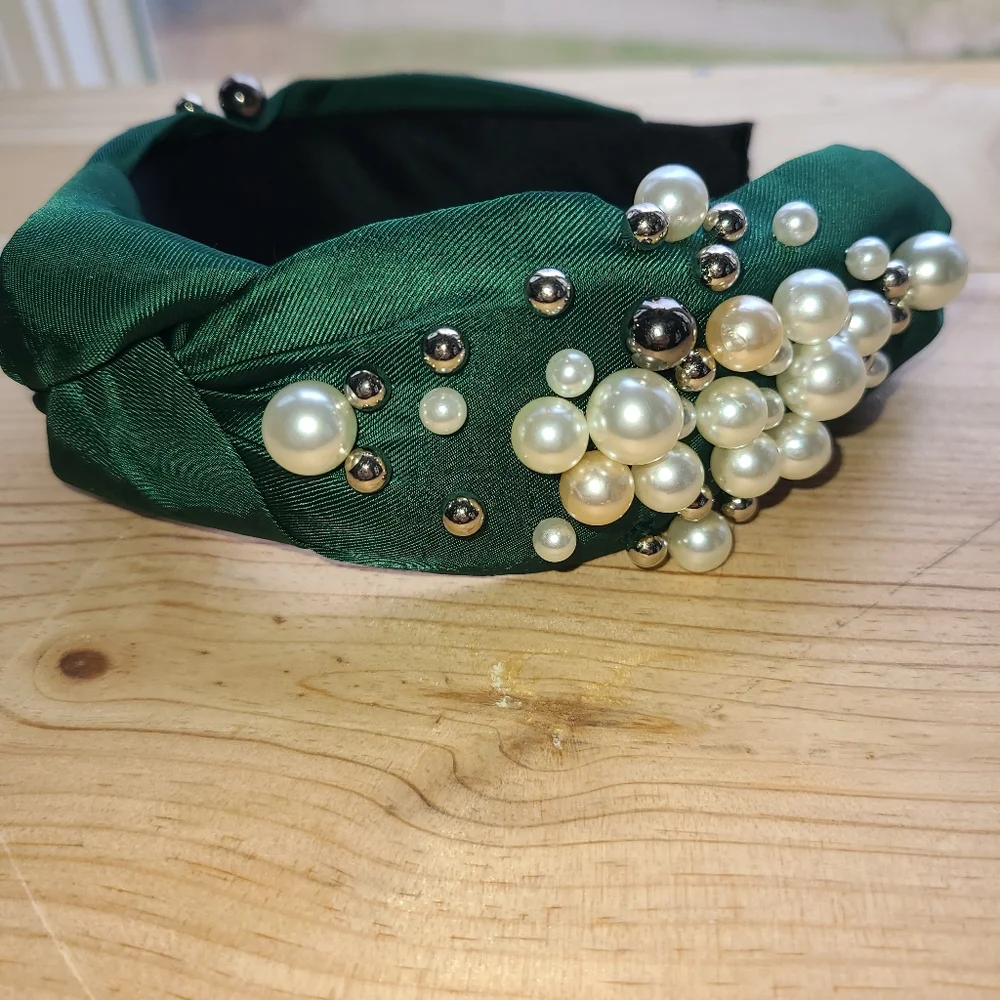 NWOT Dark Green Knotted Headband with Faux Pearl & Bead Embellishments ๐๐ฆช - Picture 4 of 13
